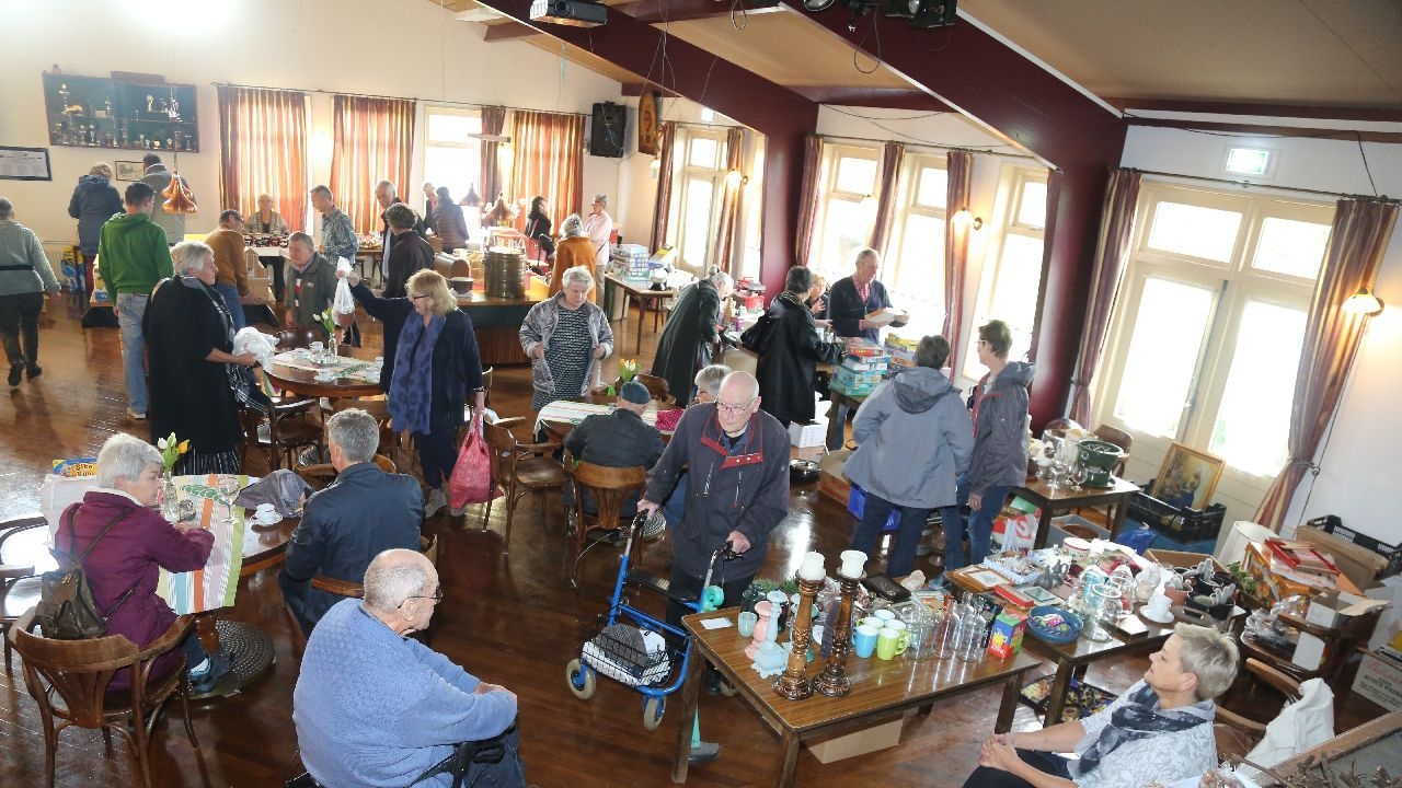 Rommelmarkt in het Dorpshuis “De Zwaan” te Hobrede