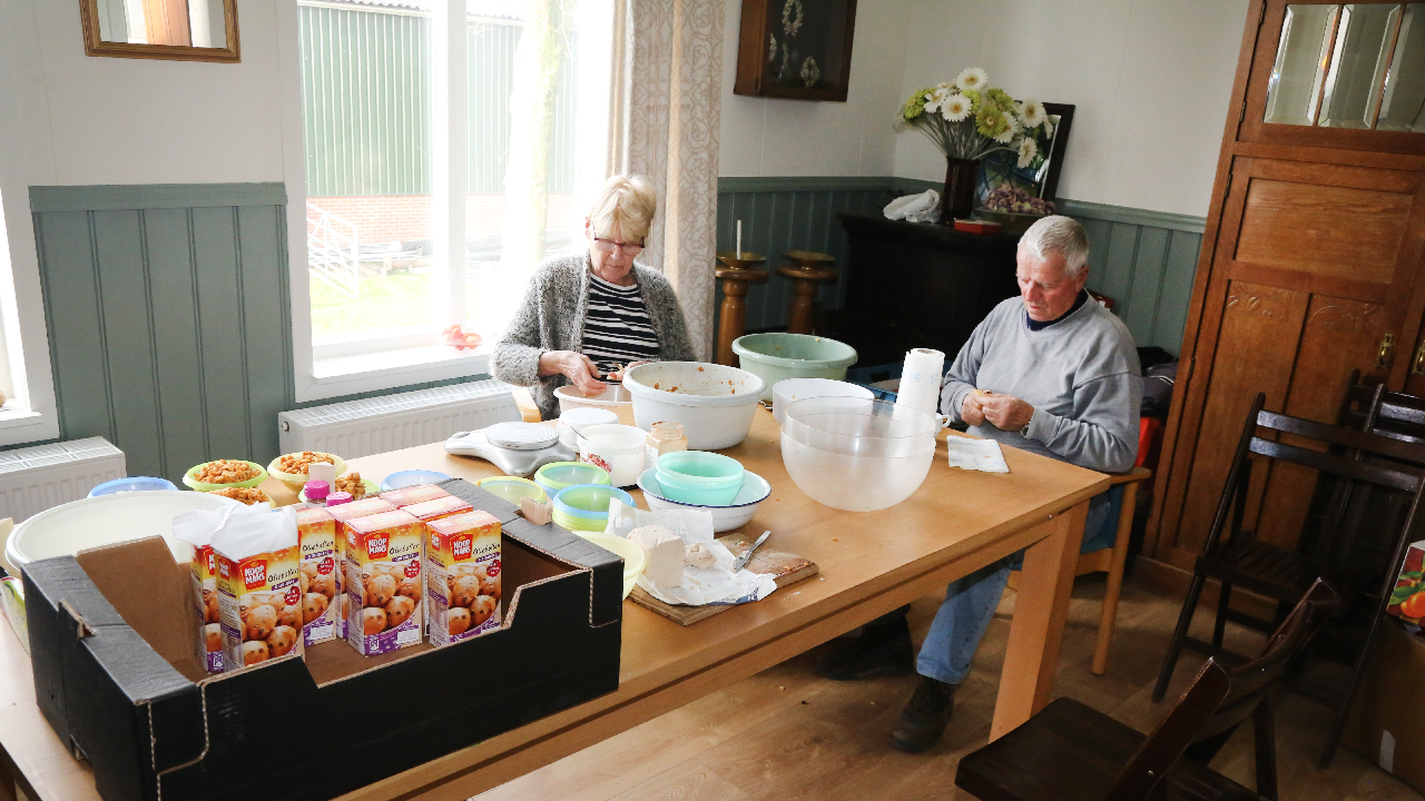 Oliebollenactie voor behoud en onderhoud Kerkje Middelie