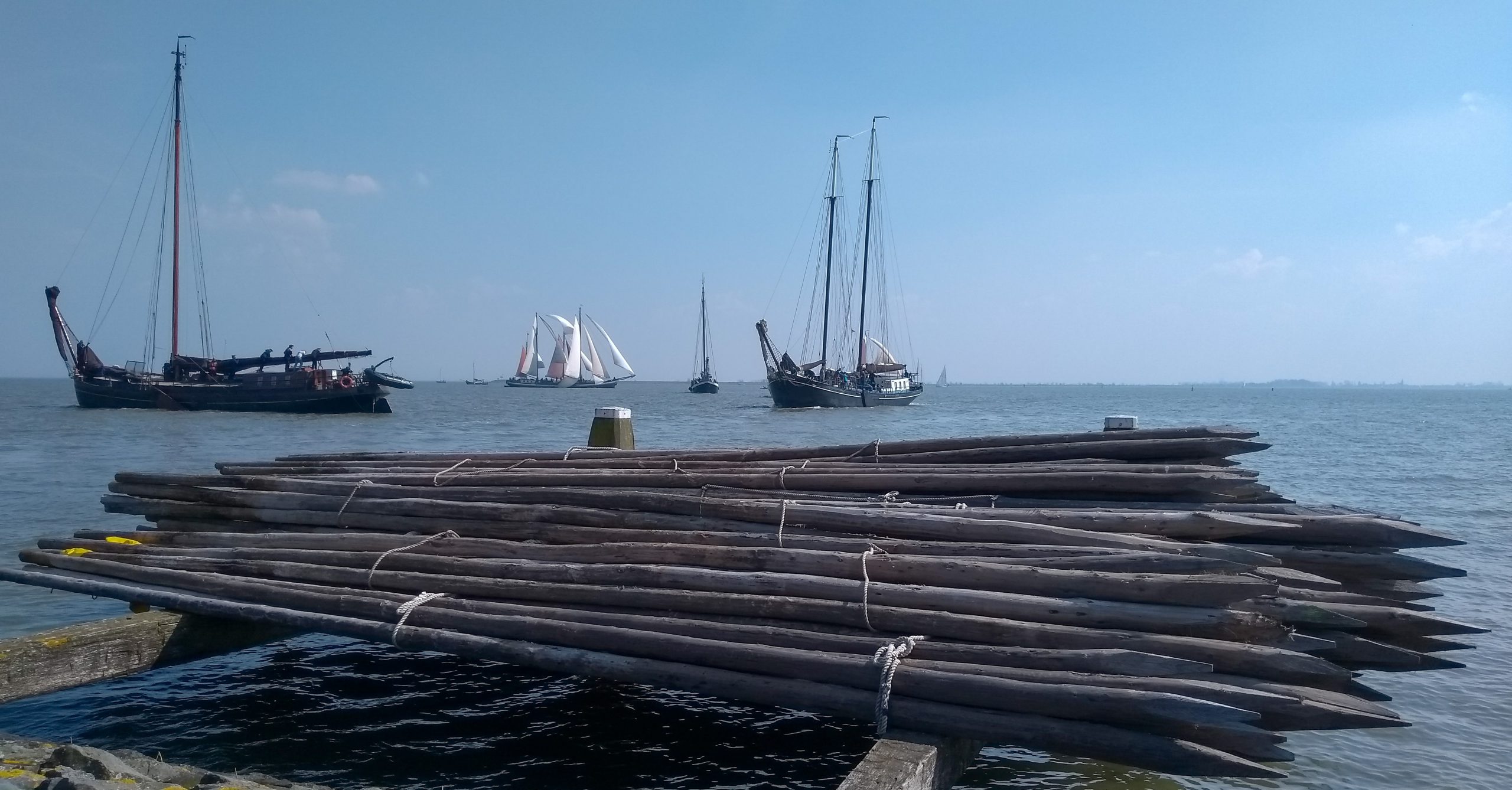 Binnenkomst schepen zondag - Nieuw-Volendam