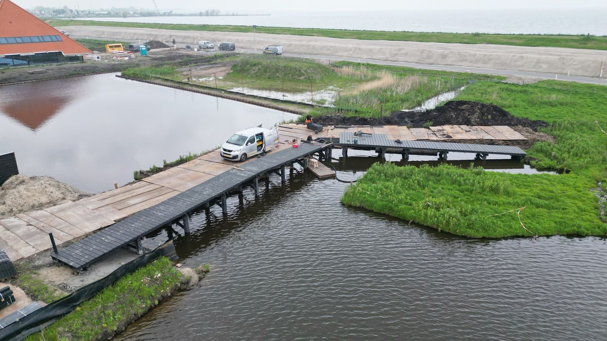 Aanleg loopbrug en natuurpark Broeckgouw in volle gang - Nieuw-Volendam