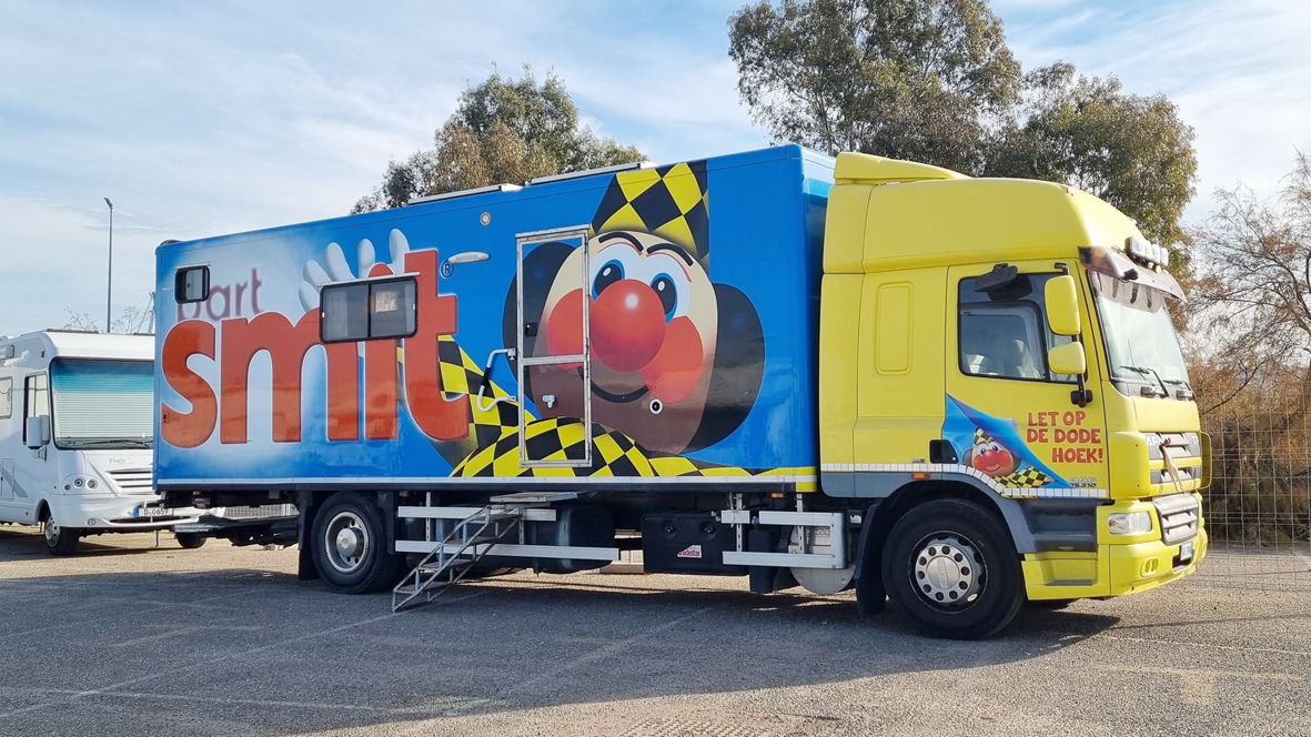 Bart Smit-vrachtwagen omgebouwd tot camper - Nieuw-Volendam
