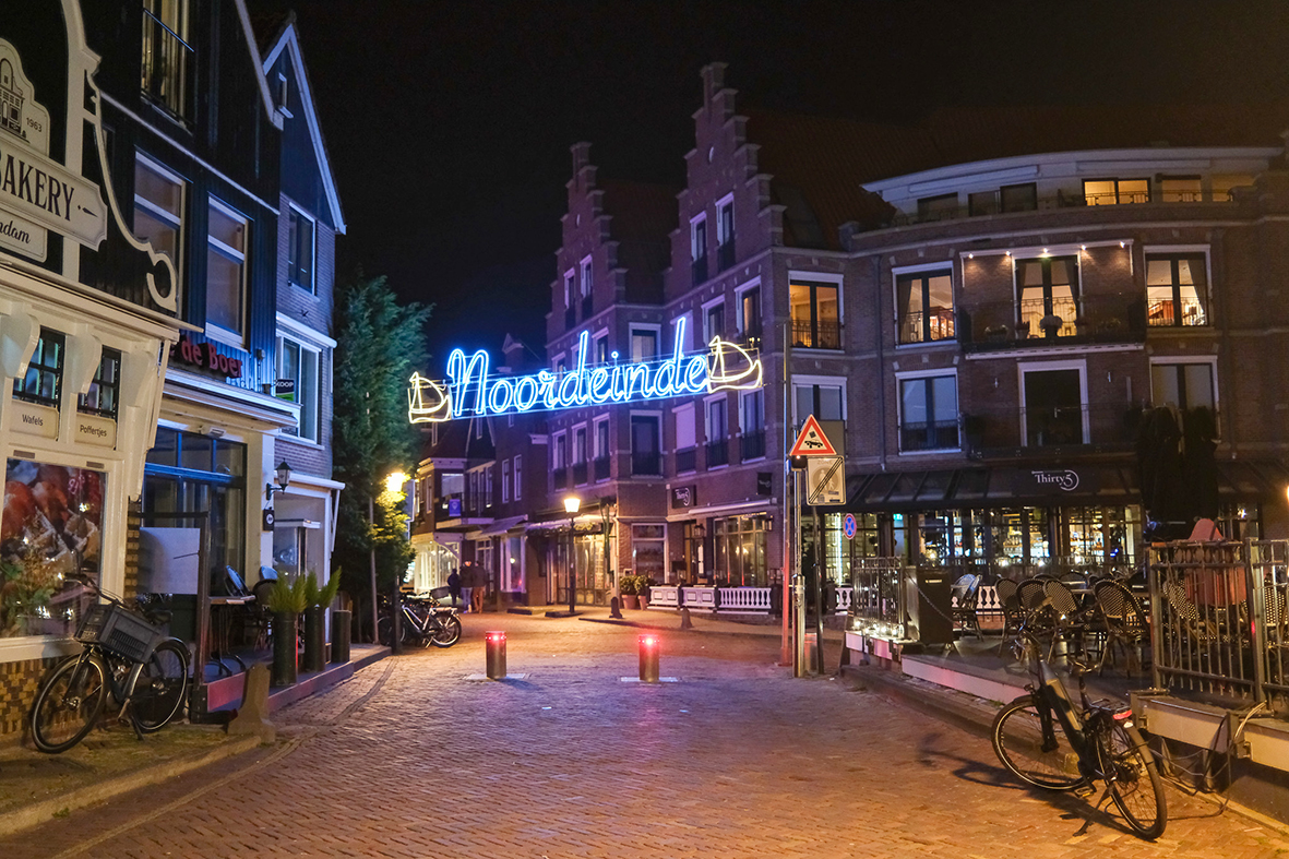 Kerstversiering keert terug in Oude Kom Volendam