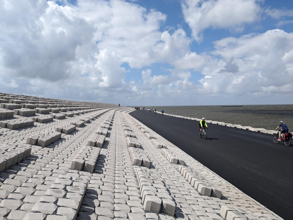 Renewi en Holcim maken circulaire betonzuilen