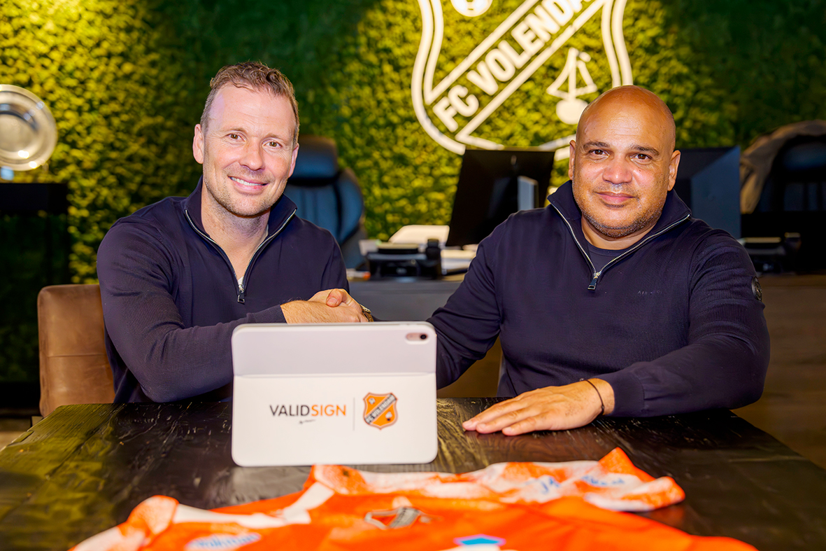 FC Volendam kiest voor continuïteit met verlengingen Kruys en Busby