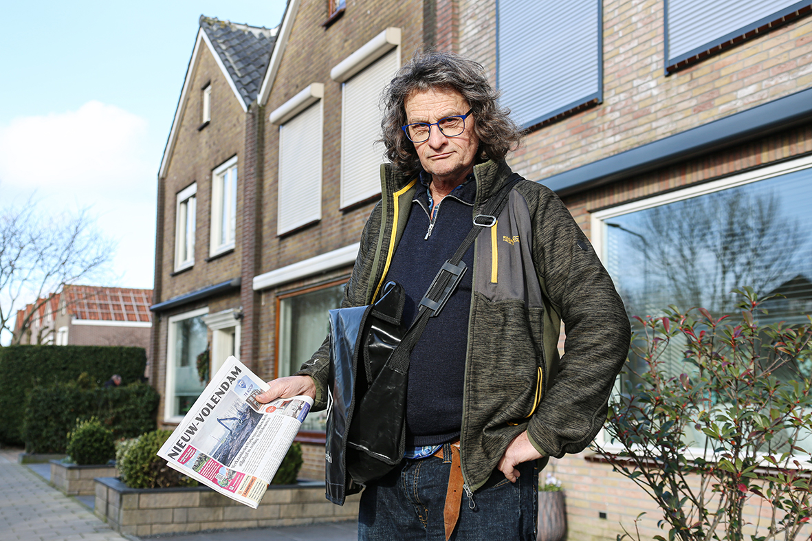 Krantenbezorger Koos haalt geld op voor ’t Nest