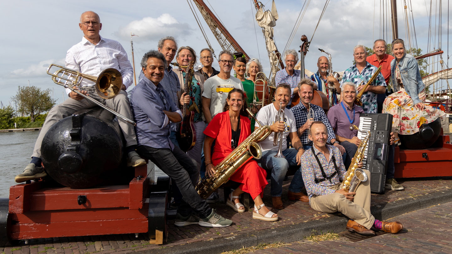 Swingend benefietconcert The Notorious Monks voor Huis aan het Water