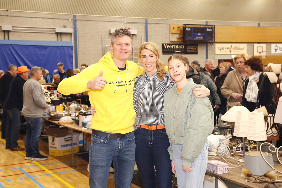 Handbal zoekt spullen voor Koningsdag