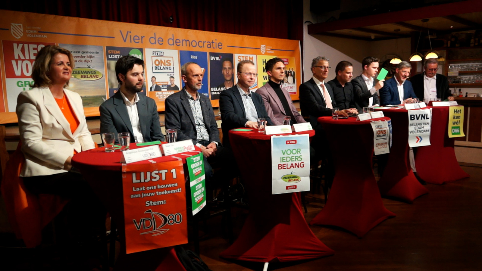 ‘De politici moeten het op eigen kracht doen’