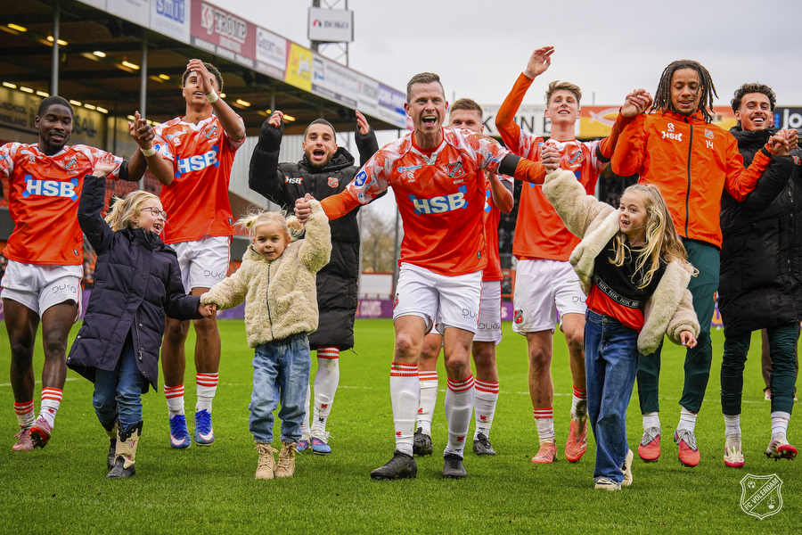 Gelukkig, maar niet toevallig: Mühren beslissend in blessuretijd