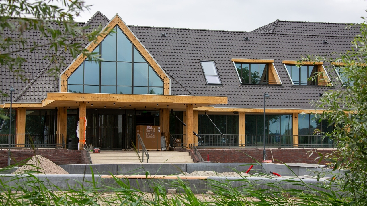 Man (37) dood aangetroffen in hotelkamer Katwoude