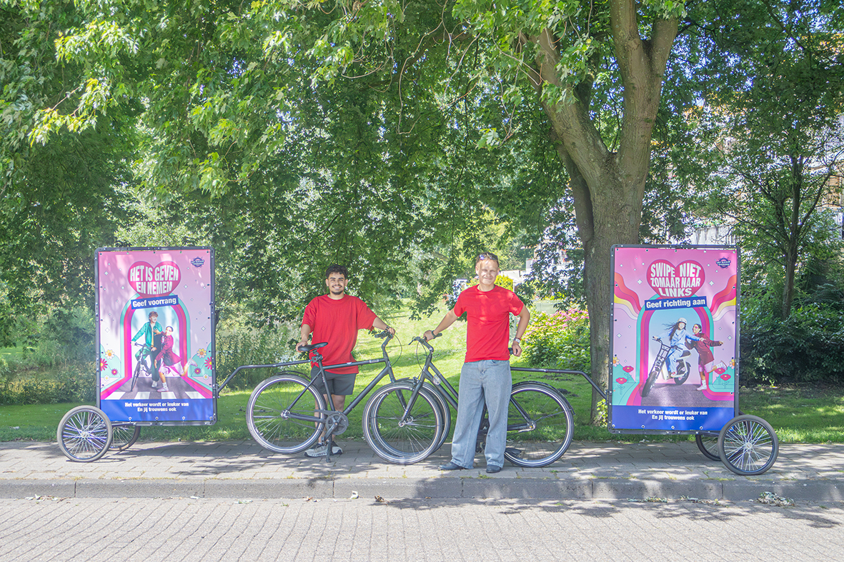 Promofietsen door Volendam voor bewustere weggebruiker