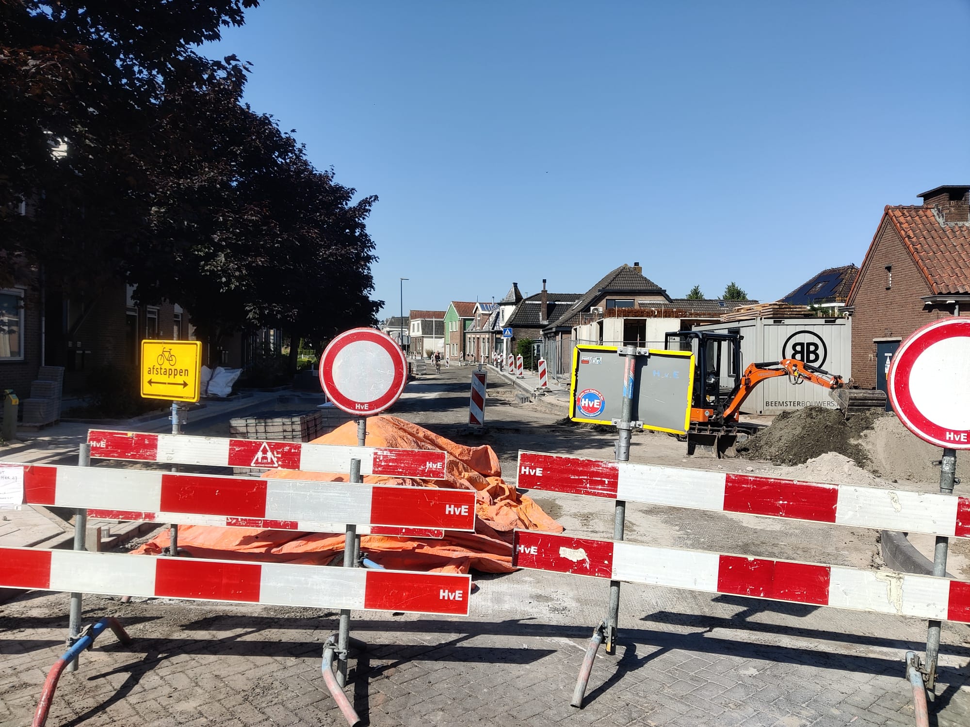 Graafwerkzaamheden Oosteinde Oosthuizen