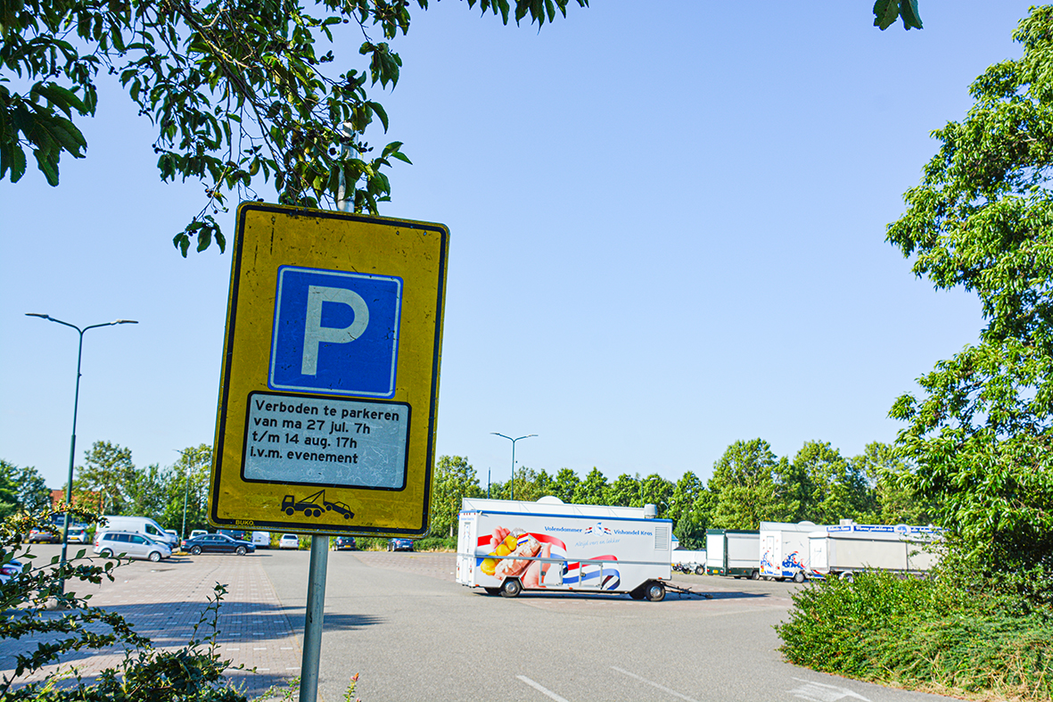 Eigenaren winkelkarren Marinapark verzocht rekening te houden met parkeerverbod