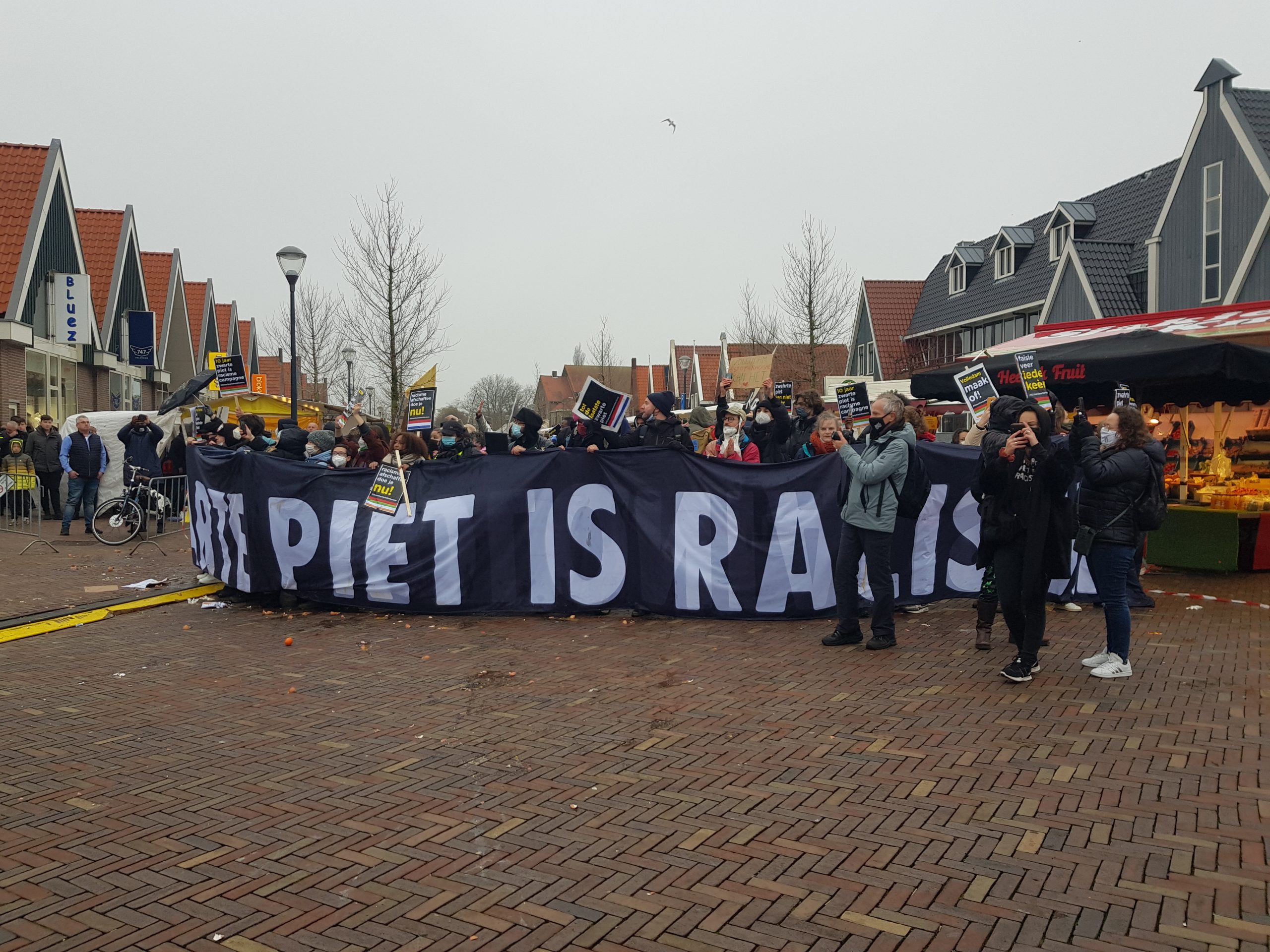 Binnen een dag 18.000 euro opgehaald voor veroordeelde Volendammers