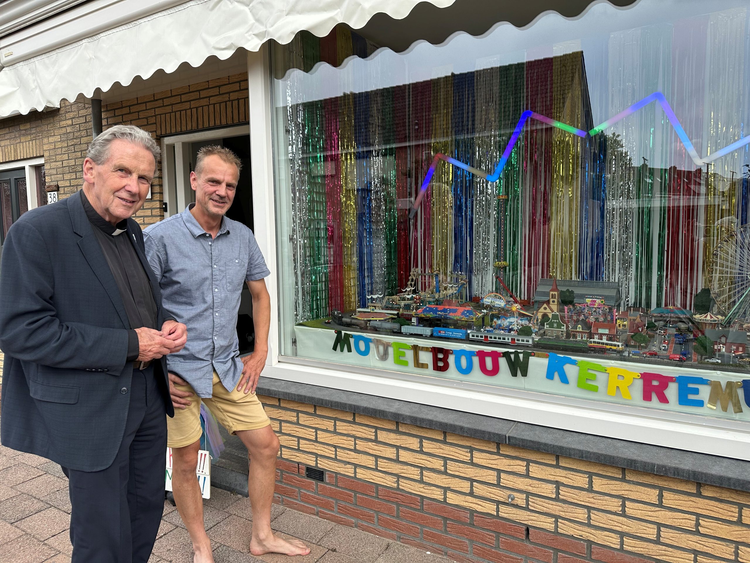 Miniatuurkermis ingezegend door Paul Stomph
