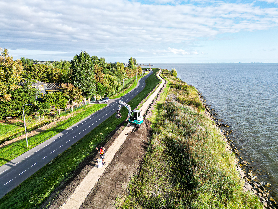 Ook Zeedijk krijgt nieuwe laag ‘Volendam-mix’