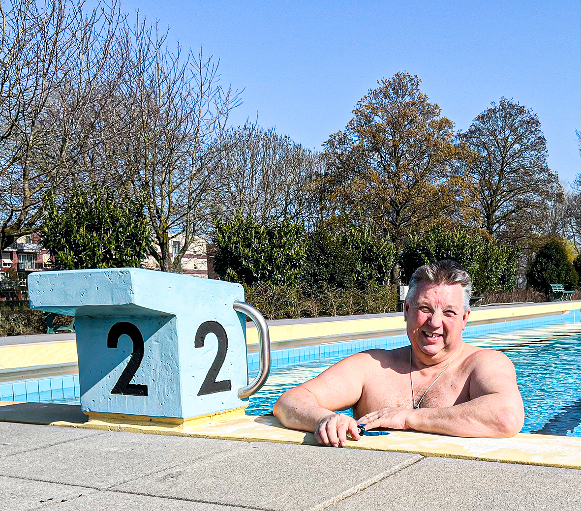 Winfried Zwarthoed zwemt zaterdag IJsselmeer over voor Hersenstichting
